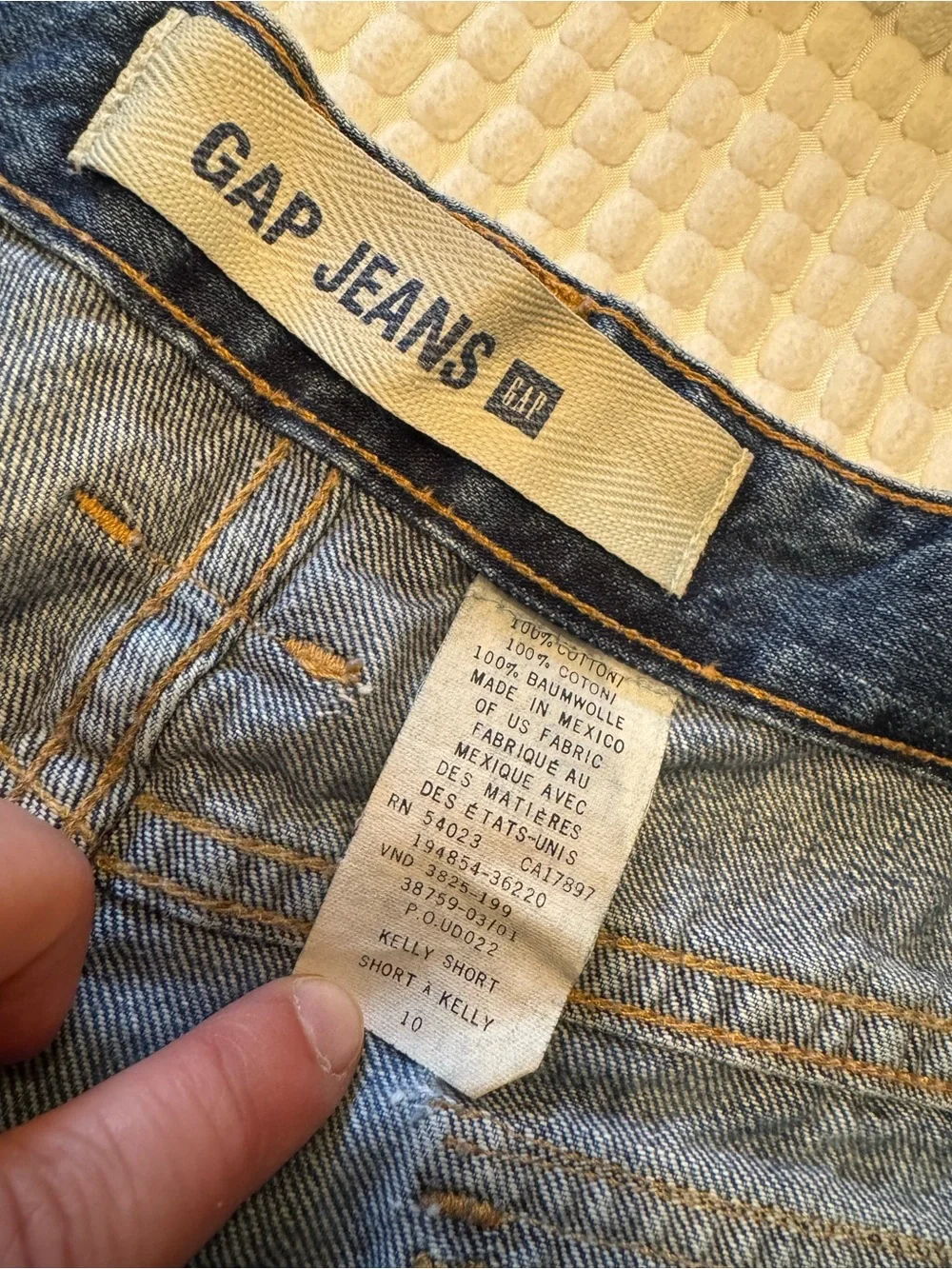 GAP Women's Denim Short - Medium Blue - Picture 5 of 12